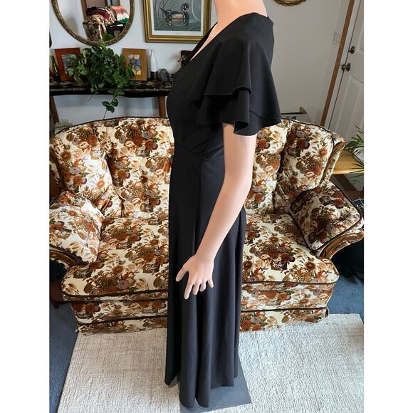 Southeastern Performance Apparel Black Flutter-Sleeve Maxi Dress - Picture 5 of 9